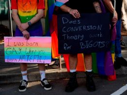 Comisión Europea busca prohibir la "terapia de conversión" para personas LGTBQ+