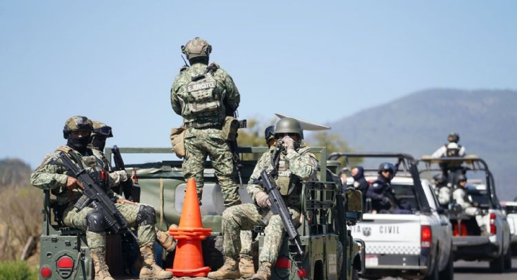Hace agua el Plan Michoacán: retiran base militar y el narco destierra a 668 personas