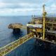 Pemex y CFE ponen en riesgo a México, alerta S&P; rebaja sus perspectivas