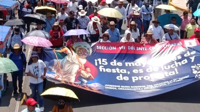 CNTE perfila huelga nacional; maestros marchan en Tuxtla en el Día del Maestro