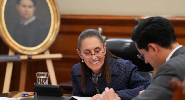 Sheinbaum habla por teléfono con Trump; anuncia visita de colaboradores
