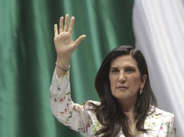 López Rabadán acusa que llevaron acarreados de otros estados a marcha de Morena en Chihuahua