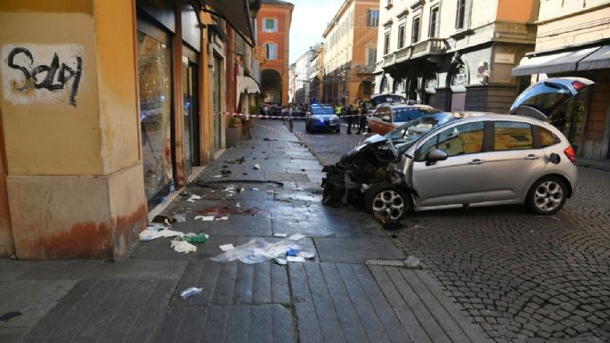 Un auto arrolla a peatones en Módena, Italia; hay 8 heridos, 4 de ellos graves