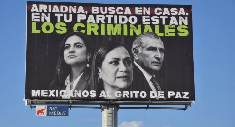 Cuelgan espectaculares y bloquean carreteras previo a la marcha de Morena contra Maru Campos