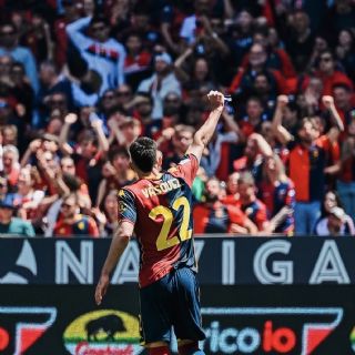 Johan Vásquez anotó gol en la derrota 2-1 del Milan vs. Genoa (Video)