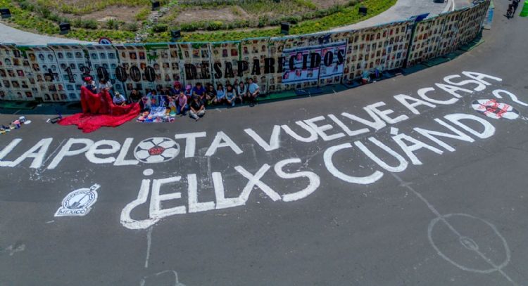 “La pelota vuelve a casa, ¿ellxs cuándo?”: nueva protesta de colectivos en Paseo de la Reforma