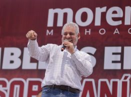 Acusan al gobernador de Michoacán de negarse a atender a población indígena en zona de conflicto