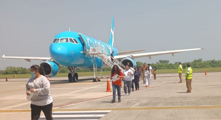 Arriban a Tapachula más de 700 mexicanos deportados desde Estados Unidos en un solo fin de semana