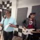 Saúl Monreal sube video cantando "Agujetas de color de rosa" con músico que usa símbolo nazi