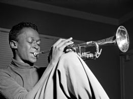 Para celebrarar el centenario del nacimiento de Miles Davis alistan "listening party"