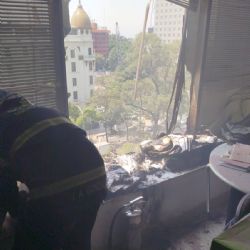 Se registra conato de incendio en Torre del Bienestar; no hay lesionados