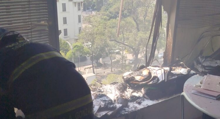 Se registra conato de incendio en Torre del Bienestar; no hay lesionados