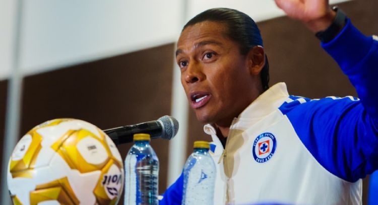 México es la casa del Cruz Azul: Joel Huiqui