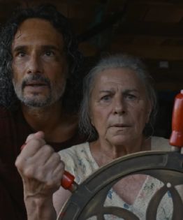 Denise Weinberg encarna a una anciana que prefiere la furia del Amazonas antes que ir al asilo