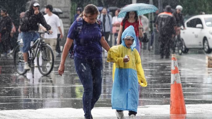 Onda tropical se extiende por el país y azotará con más lluvias fuertes de viernes a lunes