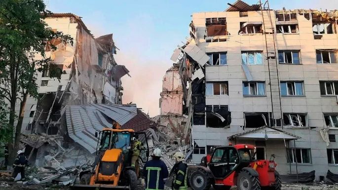 Rusia eleva a 18 los muertos por ataque ucraniano contra una residencia de estudiantes en Lugansk