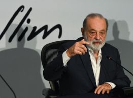 Slim califica de “irracional” la rebaja de Moody’s a la calificación de México