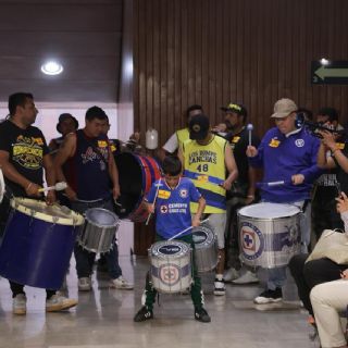 Barristas firman pacto de paz en la Cámara de Diputados y en el Congreso de la CDMX