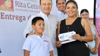 Arranca Gobernador Durazo entrega de becas Rita Cetina para alumnas y alumnos de primarias públicas