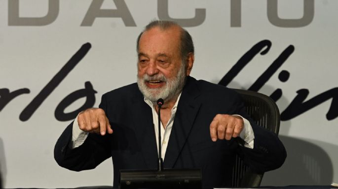 Slim aplaude "forma notable" de Sheinbaum para mantener tope a los precios de la gasolina