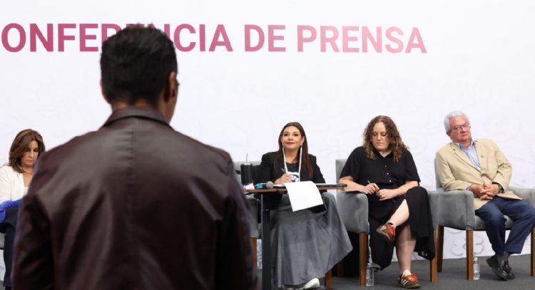 Brugada reconoce que fondos para ciclovías se usaron para canchas de futbol del “Mundial Social”