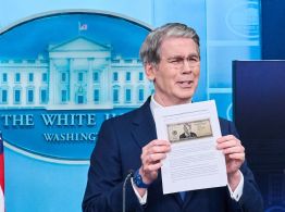 El Tesoro de EU impulsa la creación del billete de 250 dólares con la imagen de Trump