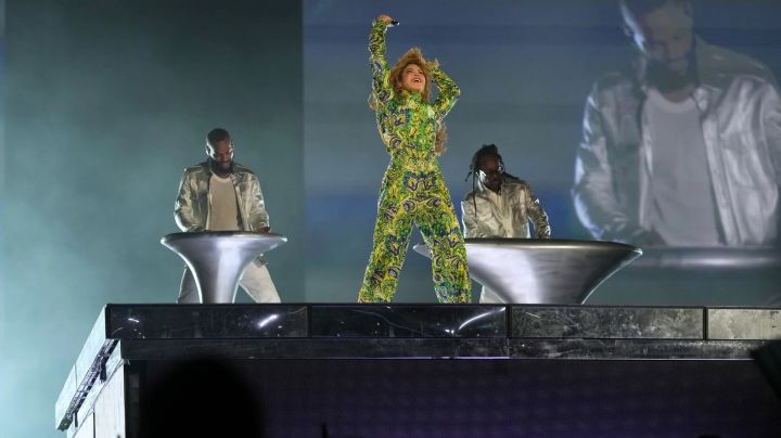 Shakira rompe récord con concierto gratuito en playa en Copacabana ante 2 millones de personas