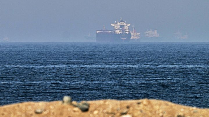 Países de la OPEP+ acuerdan alza de producción mientras Irán mantiene control del estrecho de Ormuz