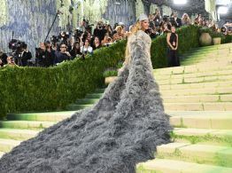 Beyoncé, Bad Bunny y Janelle Monáe se toman libertades artísticas en la Met Gala