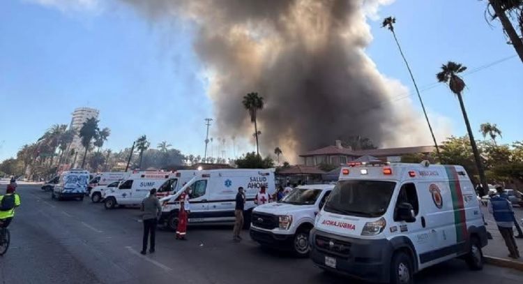 Incendio en plaza de Los Mochis deja cuatro personas muertas