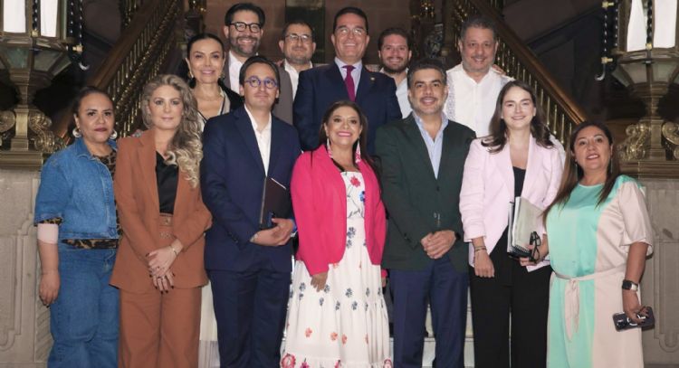 Tras semanas de tensión pública con el PVEM se reúnen Brugada y coordinadores del Congreso de CDMX