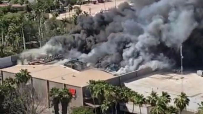Suman cinco muertos y 46 heridos por incendio en Plaza Fiesta Las Palmas en Los Mochis