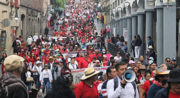 Megamarcha magisterial toma Cuernavaca para exigir la abrogación de la Ley del ISSSTE de 2007