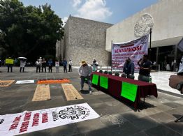 Sindicato del INAH protesta frente al Museo de Antropología por omisiones a derechos laborales