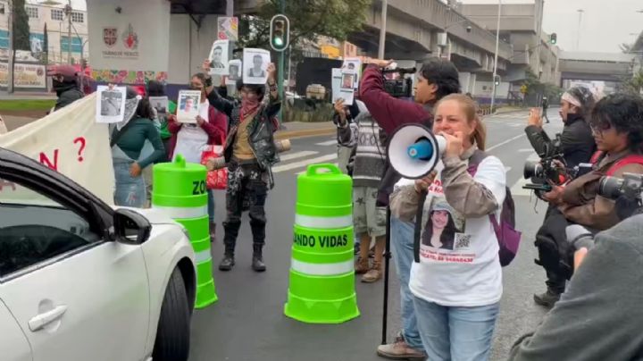 Familiares de desaparecidos bloquean Viaducto y reclaman a Brugada en evento del Mundial