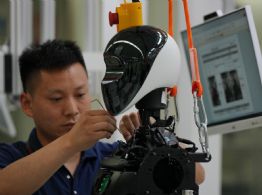 China puede fabricar humanoides a escala; el costo sigue siendo un obstáculo
