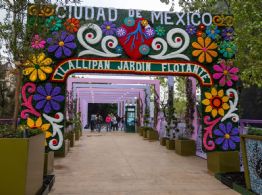 Brugada inaugura Jardín Flotante en Tlalpan; lo compara con Babilonia y los mexicas