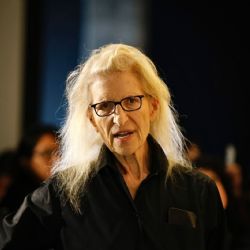 Annie Leibovitz planea retratar a Claudia Sheinbaum en 2027; inaugura exposición en México