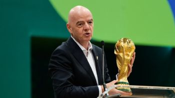 Infantino, presidente de la FIFA, es objeto de una nueva denuncia penal por parte de Platini
