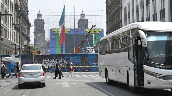 Con bloqueo, comerciantes afectados por la CNTE exigen el retiro de vallas en el Centro Histórico