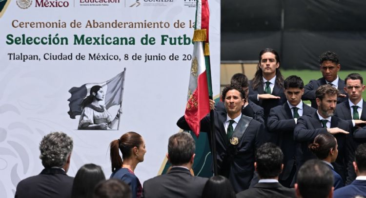 Sheinbaum abandera a la selección mexicana rumbo al Mundial