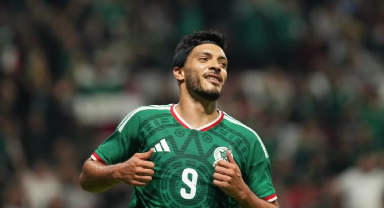 Raúl Jiménez se queda sin equipo a tres días de iniciar el Mundial