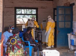 El ébola en el Congo ha dejado más de 100 muertos, mientras el conflicto ralentiza la respuesta